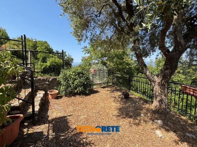 Villetta bifamiliare in vendita di 140 m² in Via San Bartolomeo, 40