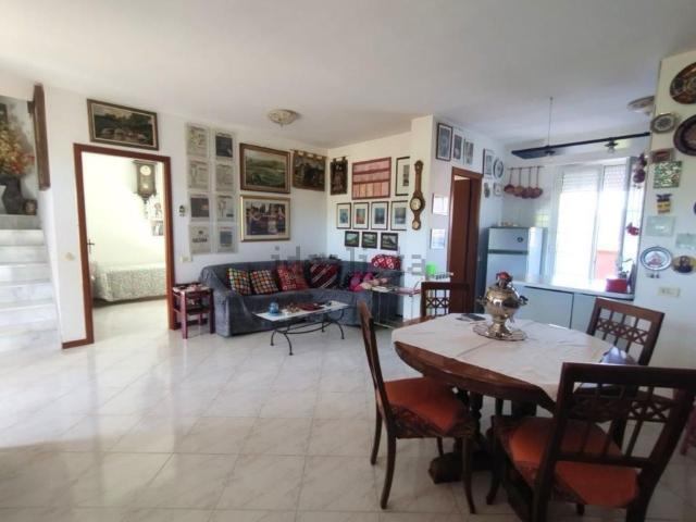 Villetta bifamiliare in vendita di 140 m² in Viale Malaspina