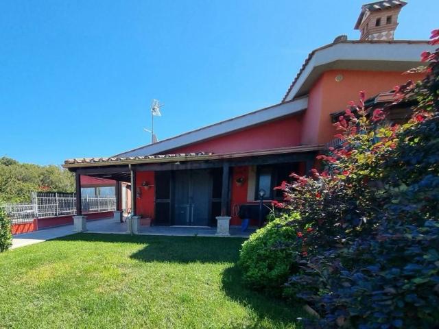 Villetta bifamiliare in vendita di 140 m² in Viale Aldo Moro