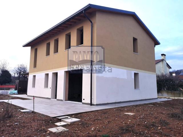 Villetta bifamiliare in vendita di 140 m²