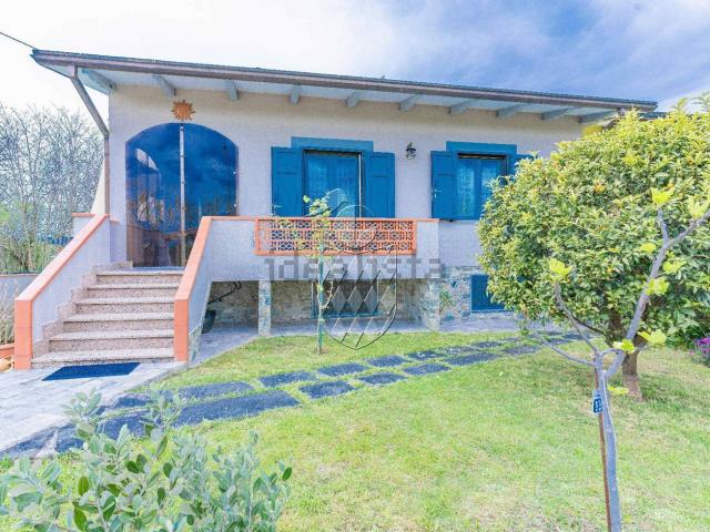 Villetta bifamiliare in vendita di 140 m²