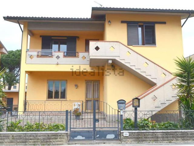 Villetta bifamiliare in vendita di 140 m² in Via Pineta, 500