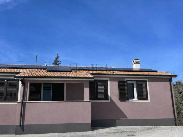 Villetta bifamiliare in vendita di 140 m²