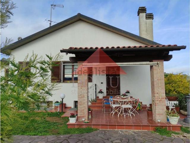 Villetta bifamiliare in vendita di 140 m²