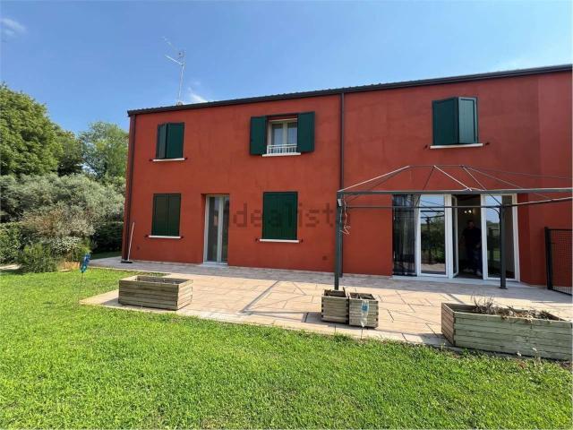 Villetta bifamiliare in vendita di 141 m² in Via dei Calzolai, 289
