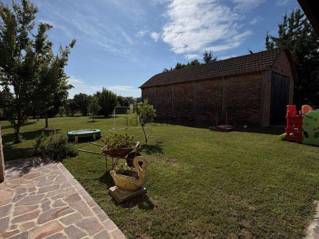 Villetta bifamiliare in vendita di 141 m² in Via Della Chiusa, 73
