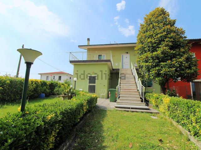 Villetta bifamiliare in vendita di 141 m² in Via della Galeotta