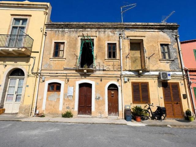 Villetta bifamiliare in vendita di 141 m² in Via Pietro Ventimiglia, 7