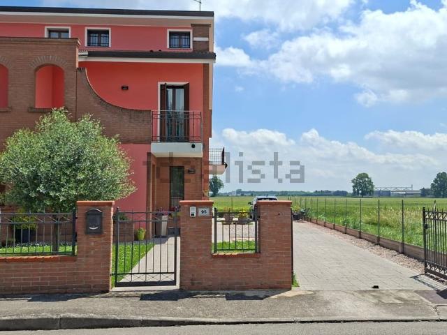 Villetta bifamiliare in vendita di 147 m² in Via C. A. dalla Chiesa, 68