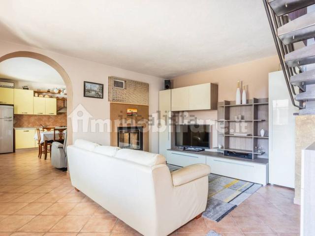 Villetta bifamiliare in vendita di 147 m² in Via Camillo Benso Conte di Cavour, 67