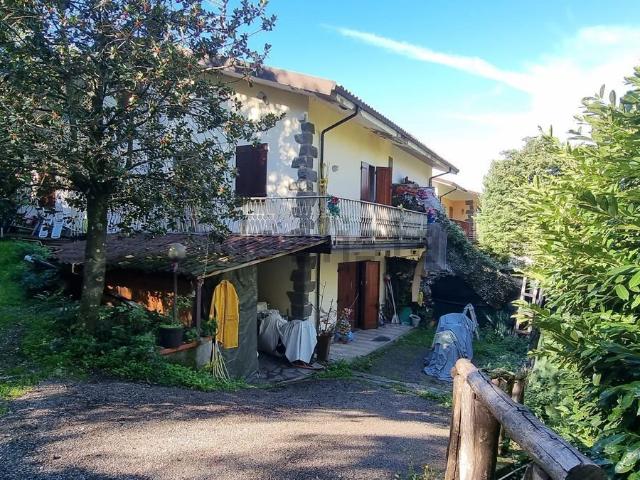 Villetta bifamiliare in vendita di 147 m² in Via Mammianese