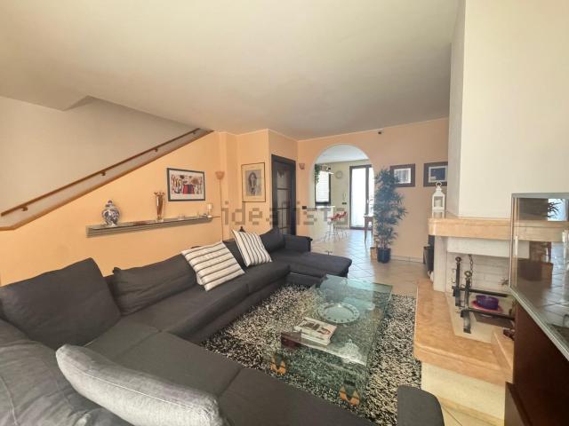 Villetta bifamiliare in vendita di 147 m² in Via Querceto