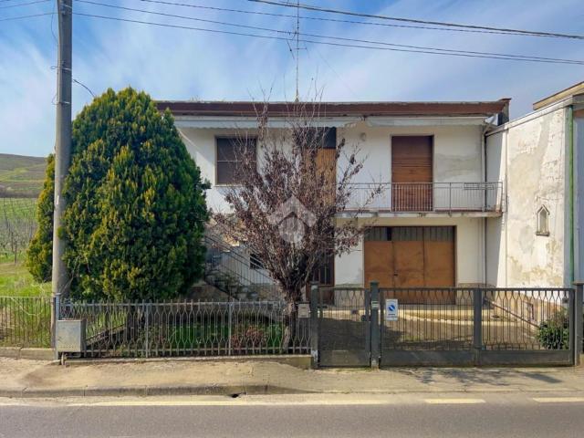 Villetta bifamiliare in vendita di 147 m² in Frazione Scorzoletta, 92
