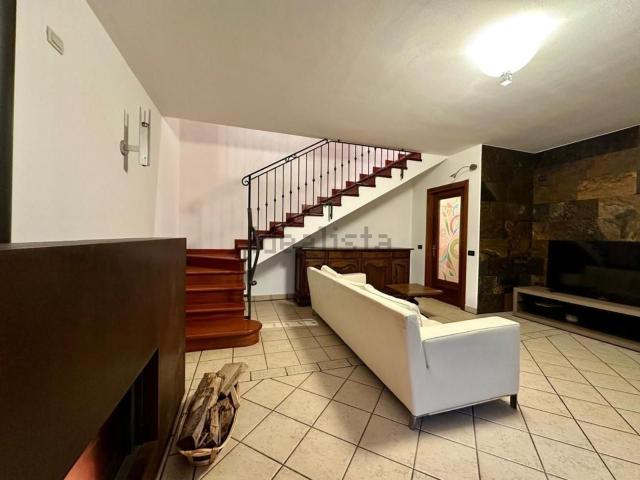 Villetta bifamiliare in vendita di 144 m² in Via Pier Paolo Martinati