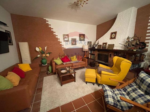 Villetta bifamiliare in vendita di 145 m² in Località Ponte Coccia
