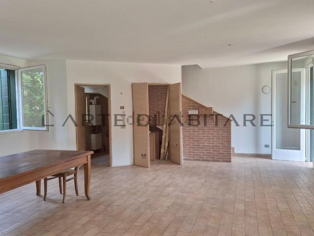 Villetta bifamiliare in vendita di 145 m² in Via A. Manzoni, 81