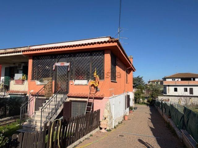 Villetta bifamiliare in vendita di 145 m² in Via Agri, 16