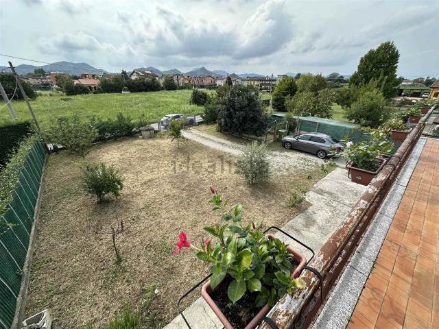 Villetta bifamiliare in vendita di 145 m² in Via Campagna Bassa