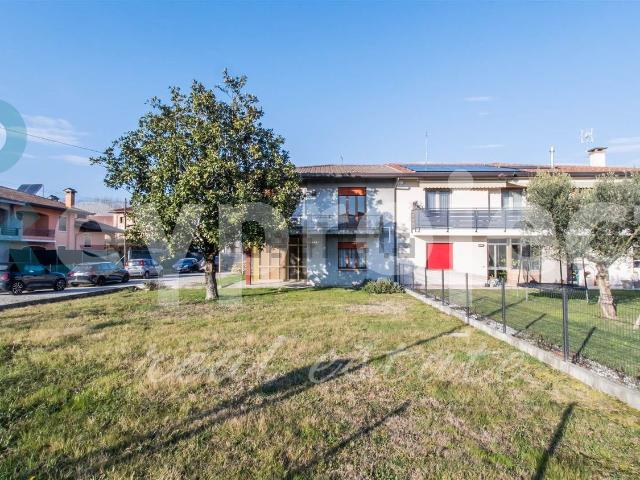 Villetta bifamiliare in vendita di 145 m² in Via Corso, 89