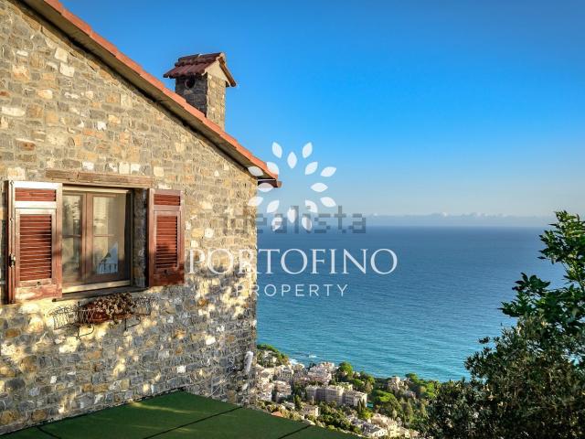 Villetta bifamiliare in vendita di 145 m² in Via Costa di Cantalupo, 10