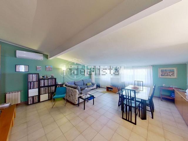 Villetta bifamiliare in vendita di 145 m² in Via Fleming, 2