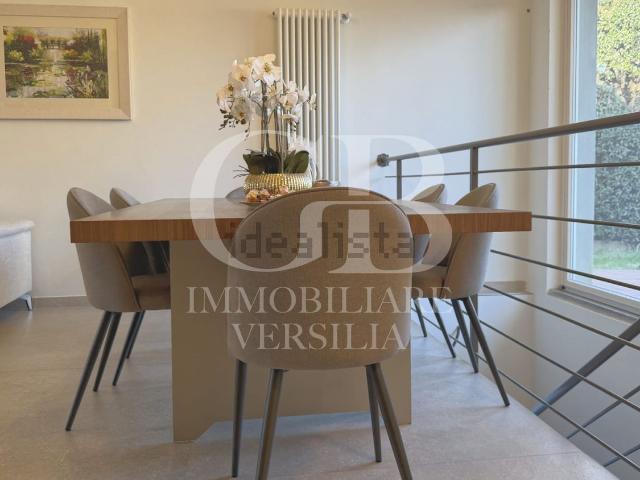 Villetta bifamiliare in vendita di 145 m² in Via Giraldina