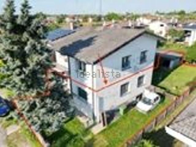 Villetta bifamiliare in vendita di 145 m² in Via Lombardia, 25