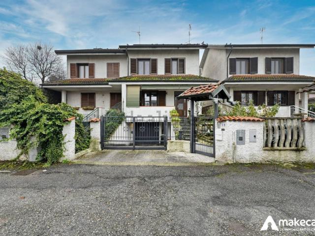 Villetta bifamiliare in vendita di 145 m² in Via Martino Cassini, 18