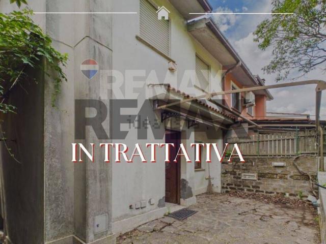 Villetta bifamiliare in vendita di 145 m² in Via Monte Razzano, 62