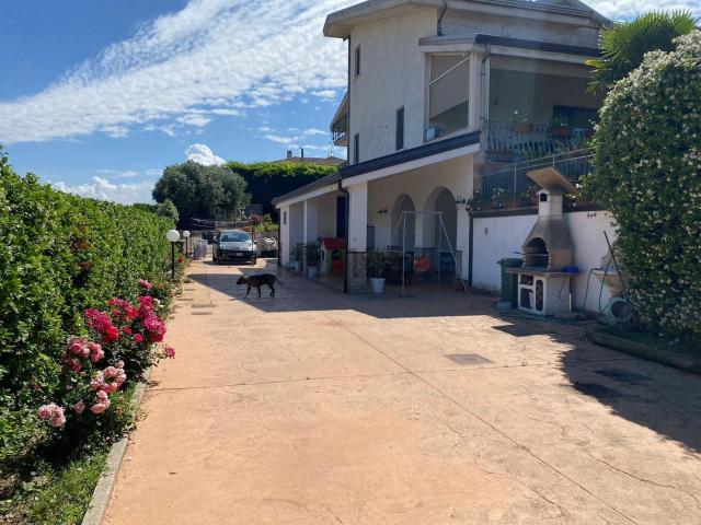Villetta bifamiliare in vendita di 145 m²