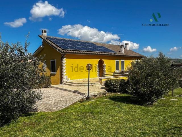 Villetta bifamiliare in vendita di 146 m² in Contrada Polese