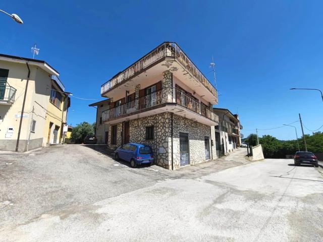 Villetta bifamiliare in vendita di 146 m² in Strada Provinciale 134