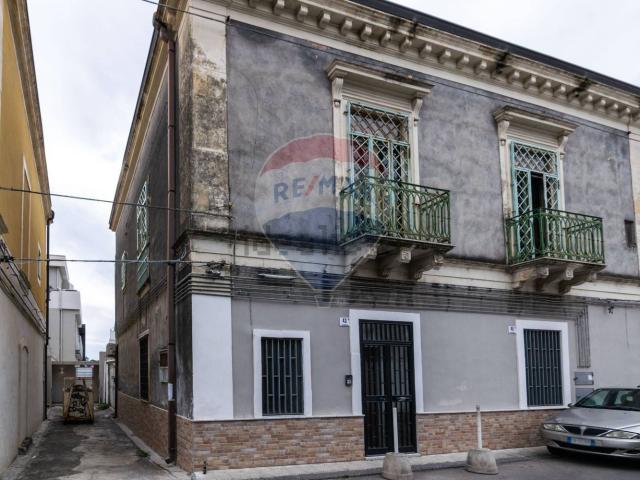 Villetta bifamiliare in vendita di 146 m² in Via Vitaliti, 41