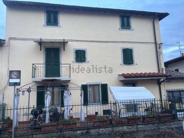 Villetta bifamiliare in vendita di 146 m² in Via Filippo Turati Montanino