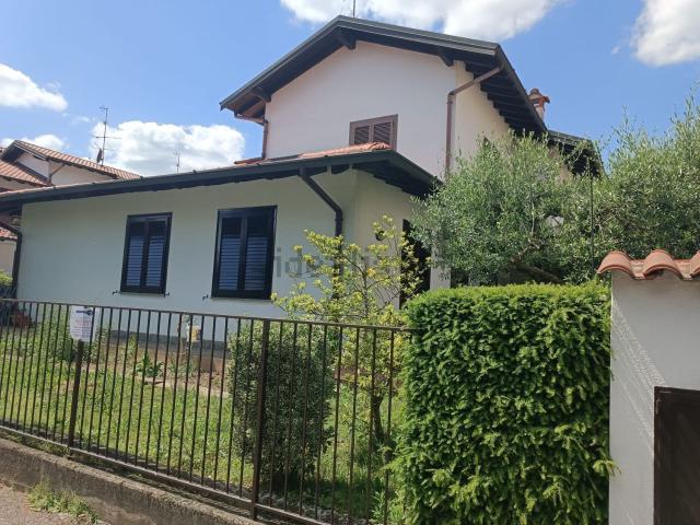 Villetta bifamiliare in vendita di 148 m² in Via Trento, 3