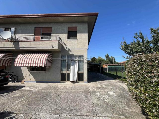 Villetta bifamiliare in vendita di 148 m² in Via Livelli, 281
