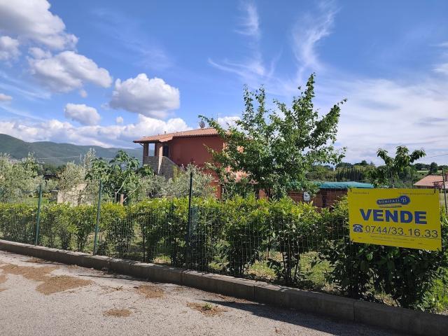 Villetta bifamiliare in vendita di 153 m² in Strada di Scarpone
