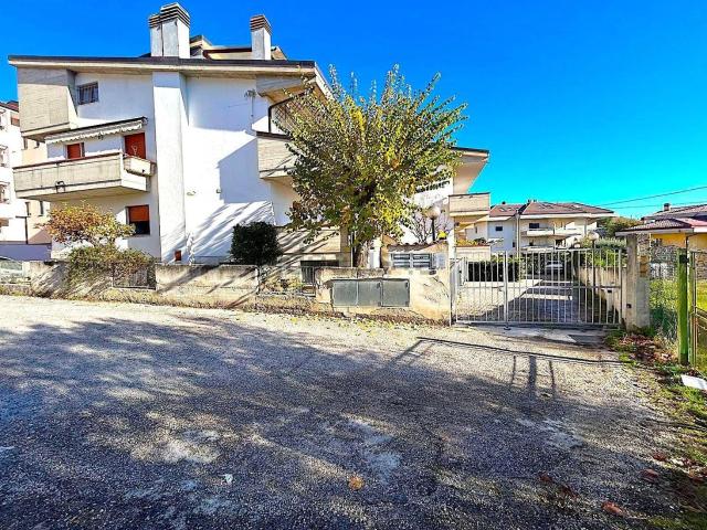 Villetta bifamiliare in vendita di 153 m² in Via Ignazio Silone, 19