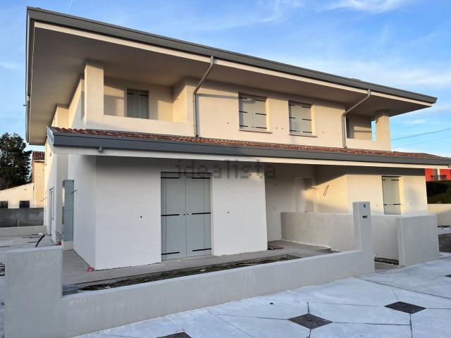 Villetta bifamiliare in vendita di 153 m²