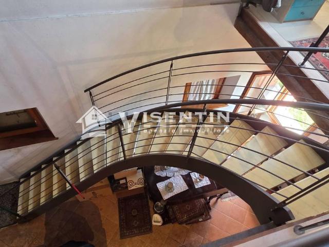 Villetta bifamiliare in vendita di 150 m² in Borgo Chiesa