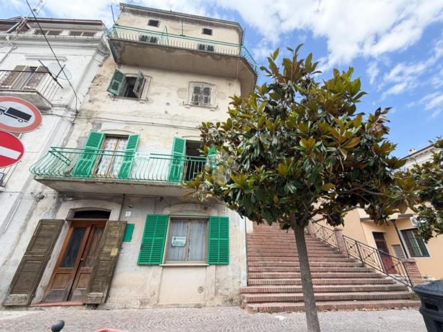 Villetta bifamiliare in vendita di 150 m² in Corso Umberto I&apos , 11