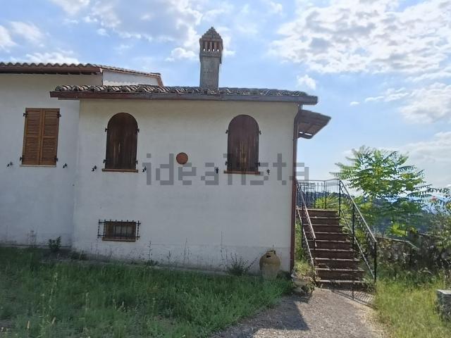 Villetta bifamiliare in vendita di 150 m² in Strada di Perticara, 15