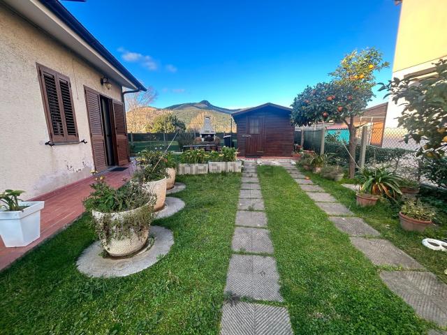 Villetta bifamiliare in vendita di 150 m² in Via Tosco Romagnola