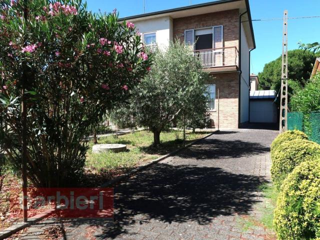 Villetta bifamiliare in vendita di 150 m² in Via Venticinque Aprile 1945, 8