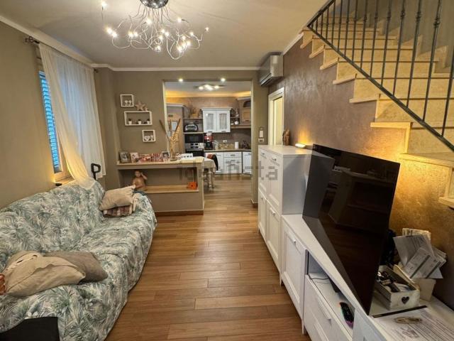 Villetta bifamiliare in vendita di 150 m² in Via Vecchia Pesciatina Traversa IV