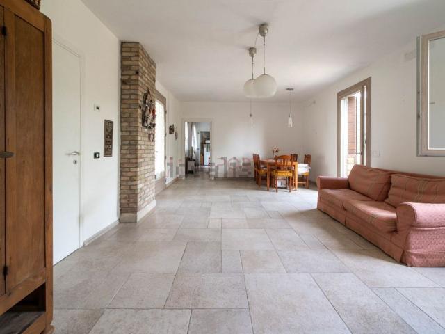 Villetta bifamiliare in vendita di 150 m² in Via Villa