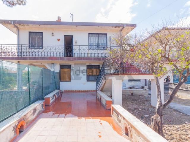 Villetta bifamiliare in vendita di 150 m² in Via Acero, 26