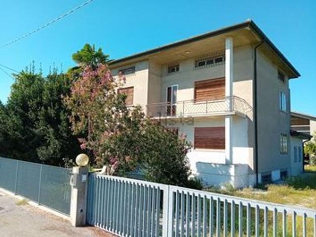 Villetta bifamiliare in vendita di 150 m² in Via Amerigo Vespucci