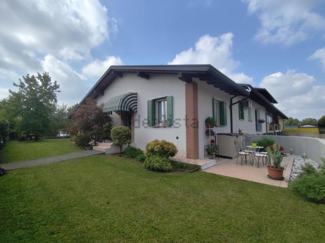 Villetta bifamiliare in vendita di 150 m² in Via del Bruson