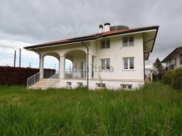 Villetta bifamiliare in vendita di 150 m² in Via del Puntone